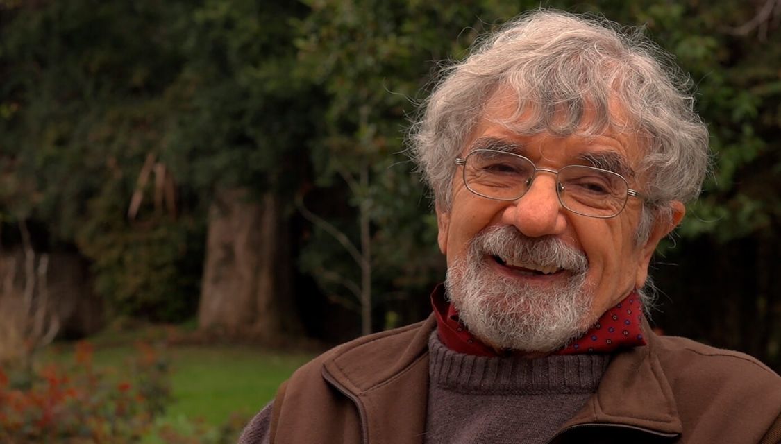 El hombre de la bufanda al viento que nos dejó su mirada del amor